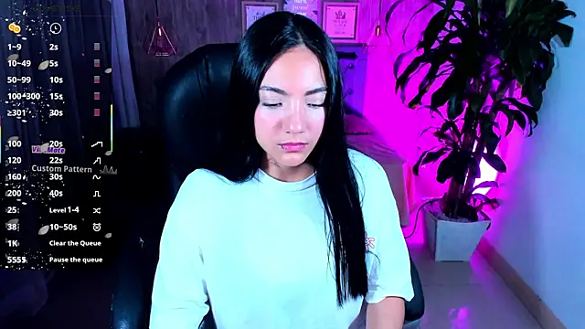 Snapshot of miichael_black chatting on December 13, 2025, 9:09 pm miichael black online show from December 13, 2025, 9:09 pm