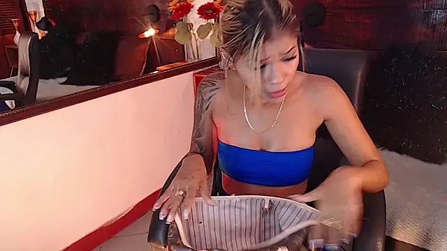 Snapshot of Celeste_sanz chatting on February 19, 2025, 11:25 pm Celeste sanz online show from February 19, 2025, 11:25 pm