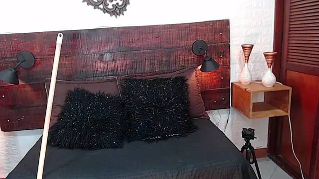 Snapshot of Celeste_sanz chatting on March 4, 2025, 11:54 pm Celeste sanz online show from March 4, 2025, 11:54 pm