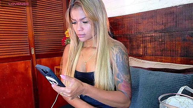 Snapshot of Celeste_sanz chatting on November 13, 2025, 10:47 am Celeste sanz online show from November 13, 2025, 10:47 am