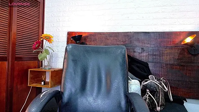 Snapshot of Celeste_sanz chatting on November 23, 2025, 10:48 am Celeste sanz online show from November 23, 2025, 10:48 am