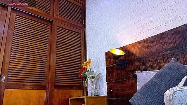 Snapshot of Celeste_sanz chatting on December 4, 2025, 10:57 am Celeste sanz online show from December 4, 2025, 10:57 am