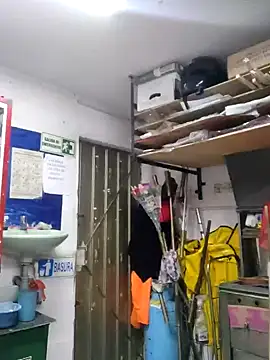 Edged Hot69 online show from February 3, 2025, 3:38 pm