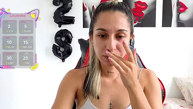 tammyandrade  online show from September 15, 2025, 3:45 pm