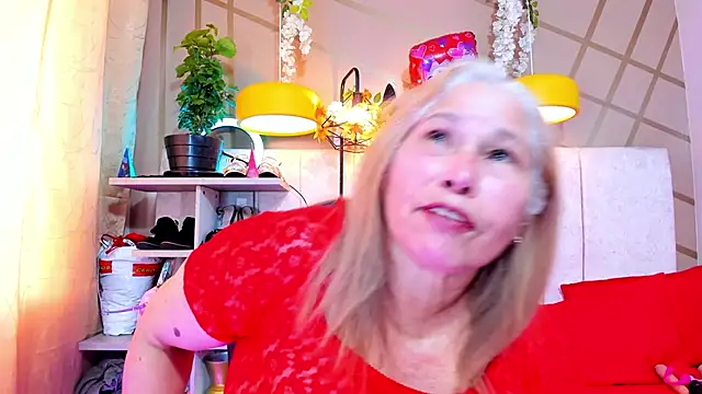 Snapshot of girl_amada chatting on February 24, 2025, 10:36 pm girl amada online show from February 24, 2025, 10:36 pm