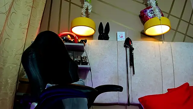 Snapshot of girl_amada chatting on February 28, 2025, 11:34 pm girl amada online show from February 28, 2025, 11:34 pm