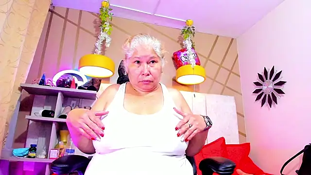 Snapshot of girl_amada chatting on March 2, 2025, 3:24 am girl amada online show from March 2, 2025, 3:24 am