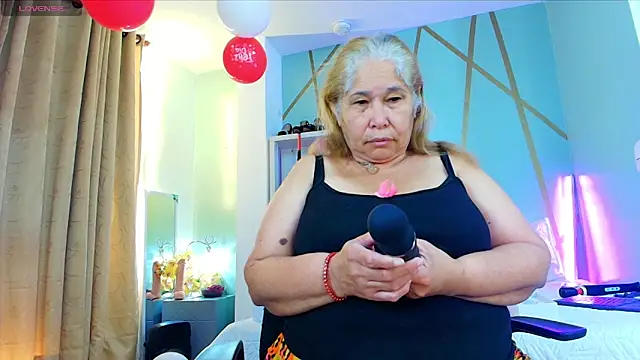 Snapshot of girl_amada chatting on September 19, 2025, 3:52 am girl amada online show from September 19, 2025, 3:52 am