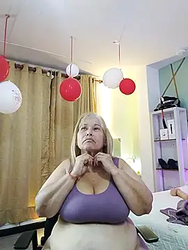 Snapshot of girl_amada chatting on September 24, 2025, 8:56 pm girl amada online show from September 24, 2025, 8:56 pm