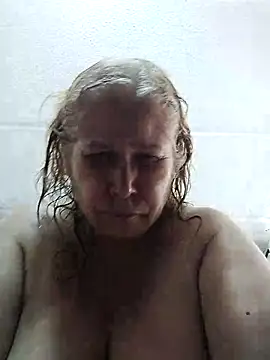 Snapshot of girl_amada chatting on October 13, 2025, 5:35 pm girl amada online show from October 13, 2025, 5:35 pm