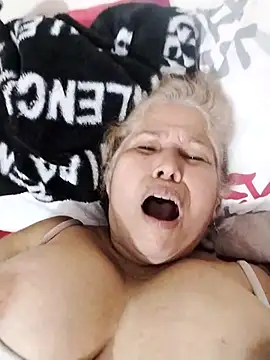 Snapshot of girl_amada chatting on November 8, 2025, 2:45 am girl amada online show from November 8, 2025, 2:45 am