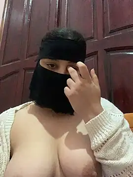 Snapshot of Miss-Soka chatting on December 10, 2024, 5:17 am Miss-Soka online show from December 10, 2024, 5:17 am