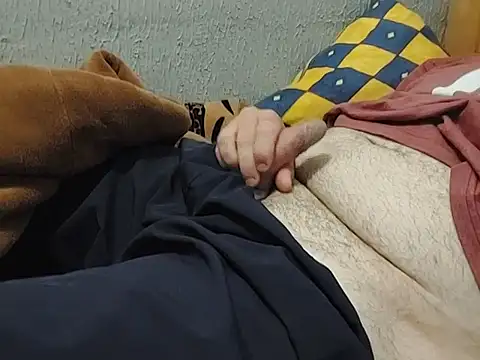 mfreitas005 online show from October 16, 2025, 12:00 am