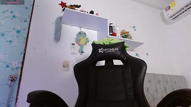 miss valery2 online show from November 30, 2025, 5:11 am