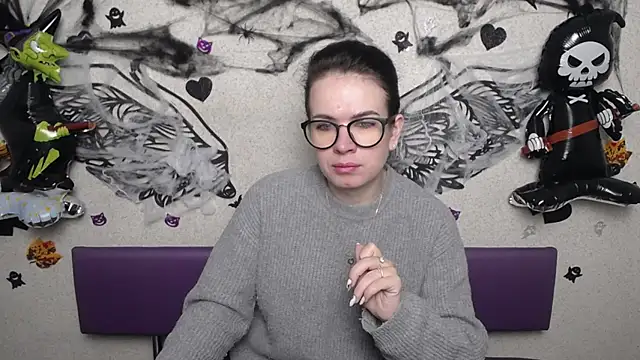 JasmineKouch online show from October 22, 2025, 5:13 pm