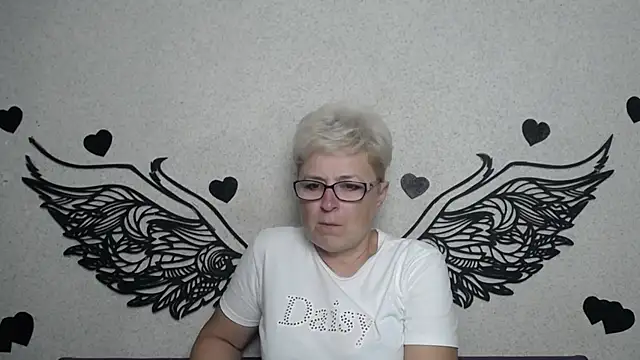Snapshot of EmiliaGree chatting on September 12, 2025, 5:13 pm EmiliaGree online show from September 12, 2025, 5:13 pm