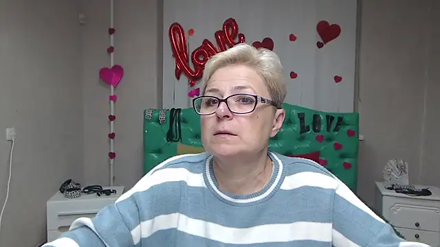 Snapshot of EmiliaGree chatting on October 1, 2025, 5:19 pm EmiliaGree online show from October 1, 2025, 5:19 pm