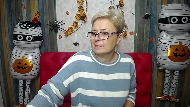 EmiliaGree online show from November 7, 2025, 6:02 am