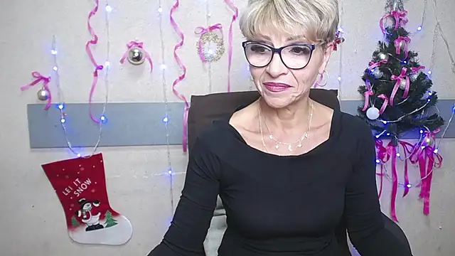 Snapshot of EllaBonito chatting on December 19, 2024, 6:23 am EllaBonito online show from December 19, 2024, 6:23 am