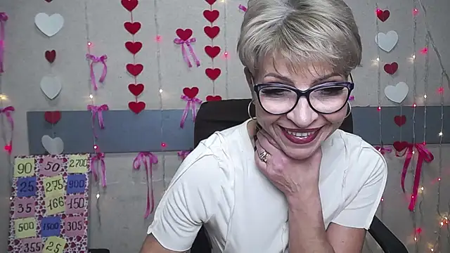 Snapshot of EllaBonito chatting on February 21, 2025, 9:34 am EllaBonito online show from February 21, 2025, 9:34 am