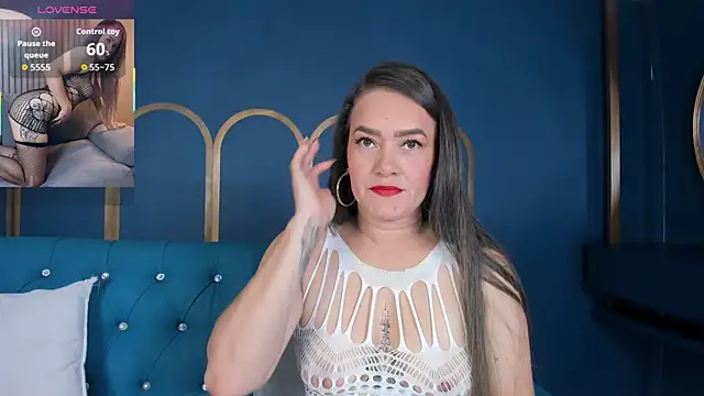 celestelewis online show from November 3, 2025, 7:37 pm