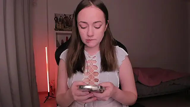 Snapshot of WalkingGirl chatting on February 2, 2025, 6:42 pm WalkingGirl online show from February 2, 2025, 6:42 pm