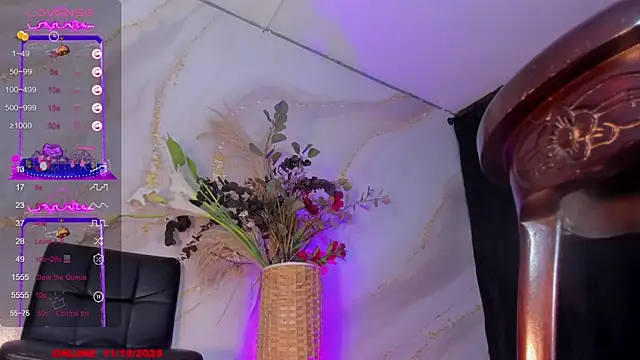 Snapshot of Karla-Ebony chatting on October 11, 2025, 1:53 pm Karla-Ebony online show from October 11, 2025, 1:53 pm