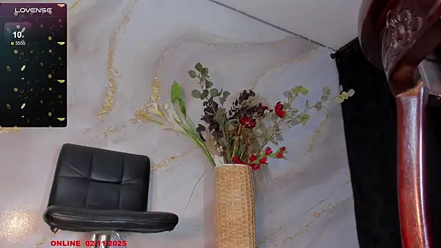 Snapshot of Karla-Ebony chatting on November 2, 2025, 1:35 pm Karla-Ebony online show from November 2, 2025, 1:35 pm