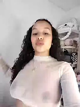 Snapshot of MarieLeon chatting on March 5, 2025, 7:27 pm MarieLeon online show from March 5, 2025, 7:27 pm