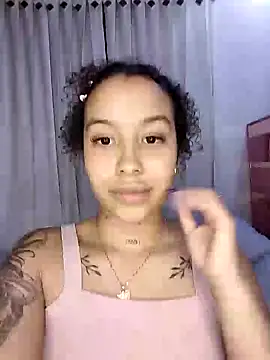 Snapshot of MarieLeon chatting on March 6, 2025, 4:41 am MarieLeon online show from March 6, 2025, 4:41 am