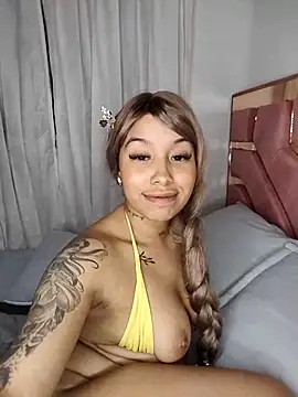 Snapshot of MarieLeon chatting on March 13, 2025, 12:16 am MarieLeon online show from March 13, 2025, 12:16 am