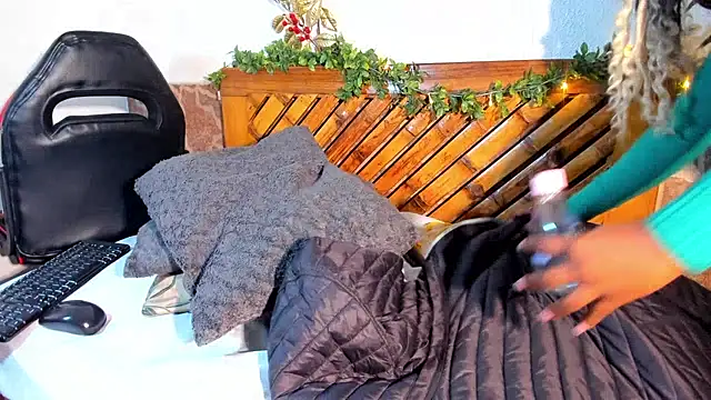 Scarlett diaz17 online show from December 28, 2024, 1:50 am