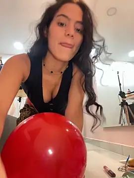 Snapshot of ariel_jonees chatting on September 21, 2025, 3:30 am ariel jonees online show from September 21, 2025, 3:30 am