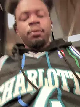 Snapshot of MobyDxck chatting on December 9, 2024, 10:43 am MobyDxck online show from December 9, 2024, 10:43 am