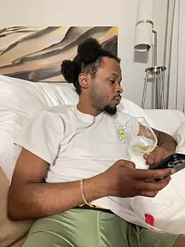 Snapshot of MobyDxck chatting on January 4, 2025, 3:07 am MobyDxck online show from January 4, 2025, 3:07 am