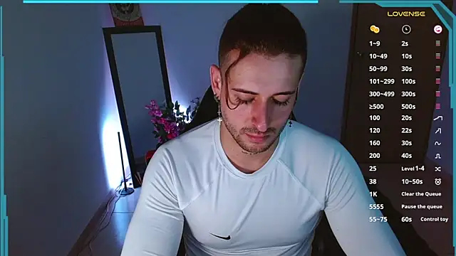 Snapshot of Ares_blue chatting on January 10, 2025, 11:11 am Ares blue online show from January 10, 2025, 11:11 am