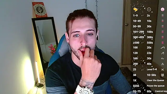 Snapshot of Ares_blue chatting on February 7, 2025, 11:34 am Ares blue online show from February 7, 2025, 11:34 am