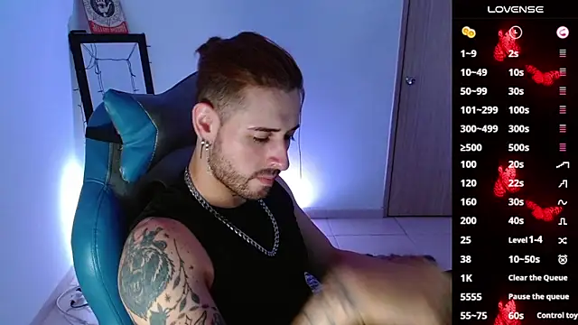 Snapshot of Ares_blue chatting on February 19, 2025, 11:17 am Ares blue online show from February 19, 2025, 11:17 am