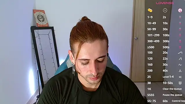 Snapshot of Ares_blue chatting on February 24, 2025, 2:04 pm Ares blue online show from February 24, 2025, 2:04 pm