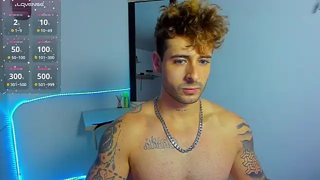 Snapshot of Ares_blue chatting on September 26, 2025, 12:20 pm Ares blue online show from September 26, 2025, 12:20 pm