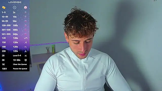 Snapshot of Ares_blue chatting on October 24, 2025, 1:18 pm Ares blue online show from October 24, 2025, 1:18 pm