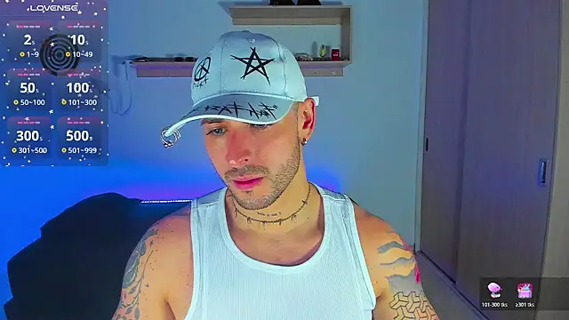 Snapshot of Ares_blue chatting on November 18, 2025, 11:14 am Ares blue online show from November 18, 2025, 11:14 am