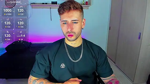 Snapshot of Ares_blue chatting on November 20, 2025, 1:22 pm Ares blue online show from November 20, 2025, 1:22 pm