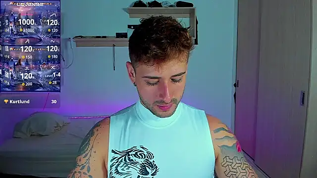 Snapshot of Ares_blue chatting on November 24, 2025, 11:32 am Ares blue online show from November 24, 2025, 11:32 am