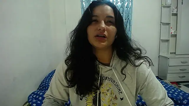 Laurenkenner  online show from December 2, 2024, 8:44 pm