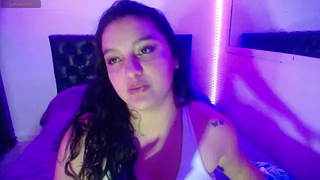 Laurenkenner  online show from October 10, 2025, 7:13 pm