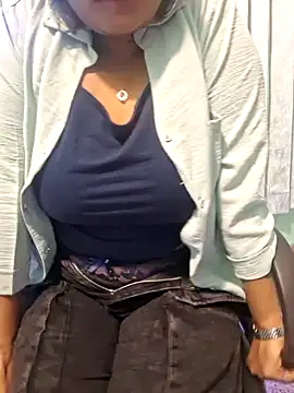 Snapshot of N-Natasha chatting on December 28, 2024, 4:30 pm N-Natasha online show from December 28, 2024, 4:30 pm