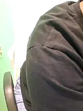 Snapshot of N-Natasha chatting on February 4, 2025, 1:34 am N-Natasha online show from February 4, 2025, 1:34 am