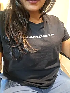 Snapshot of N-Natasha chatting on March 17, 2025, 12:04 pm N-Natasha online show from March 17, 2025, 12:04 pm