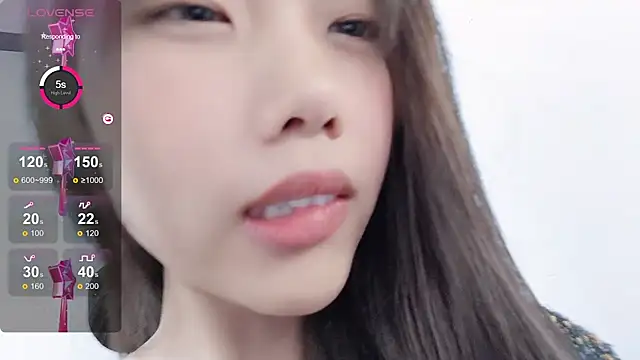 Snapshot of Lvy--v chatting on December 23, 2024, 1:40 am Lvy--v online show from December 23, 2024, 1:40 am